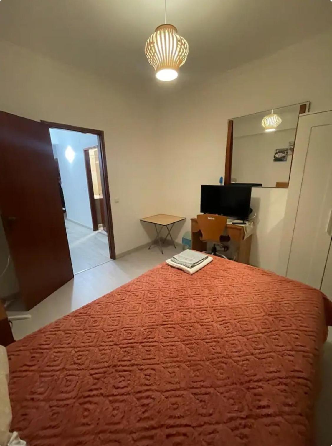 Апартаменты Quarto Calmo E Acolhedor Алмада Экстерьер фото